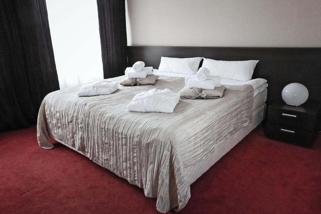 Hotel Palma Mažeikiai Buitenkant foto