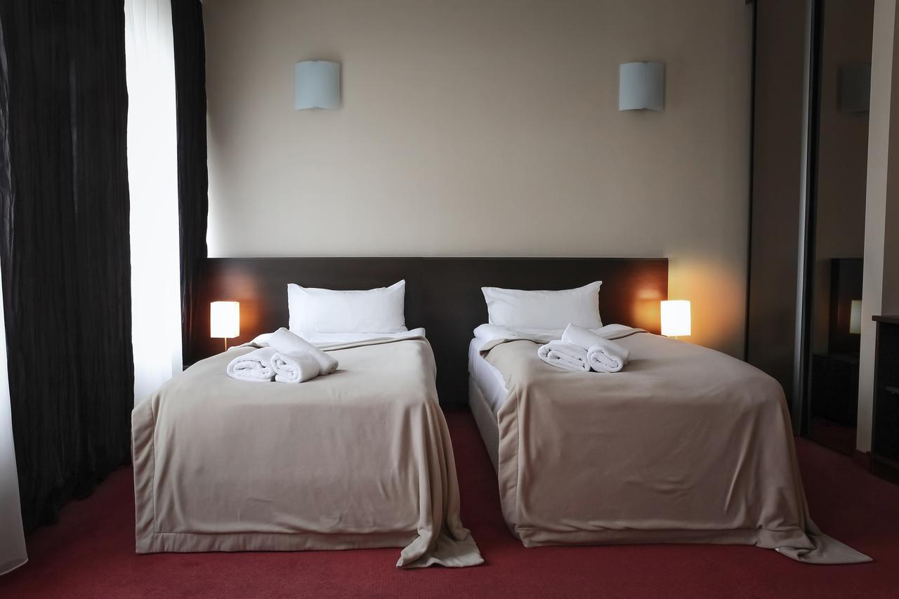 Hotel Palma Mažeikiai Buitenkant foto