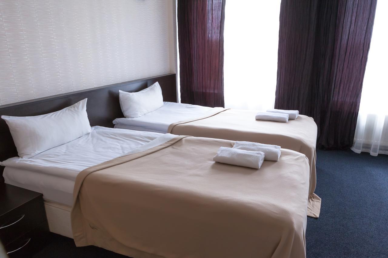 Hotel Palma Mažeikiai Buitenkant foto