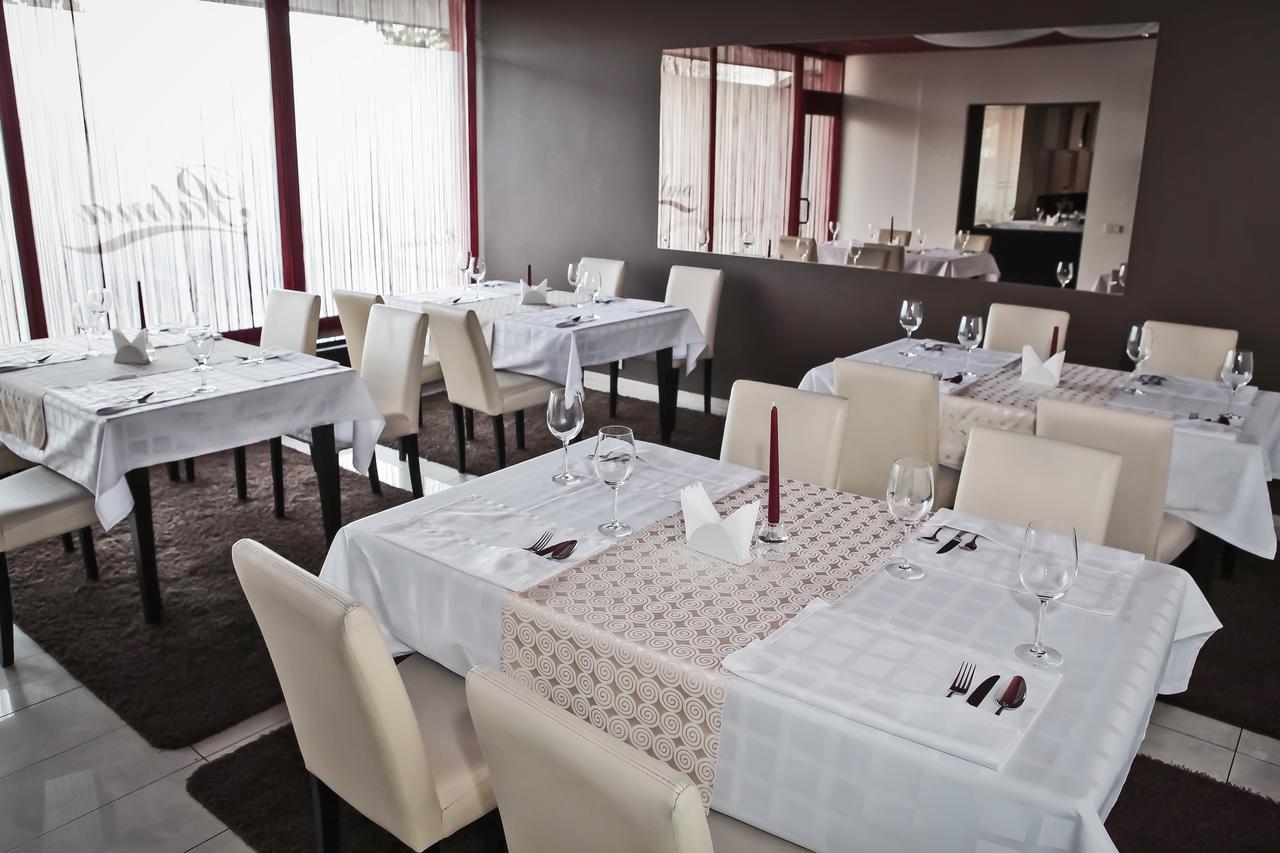 Hotel Palma Mažeikiai Buitenkant foto